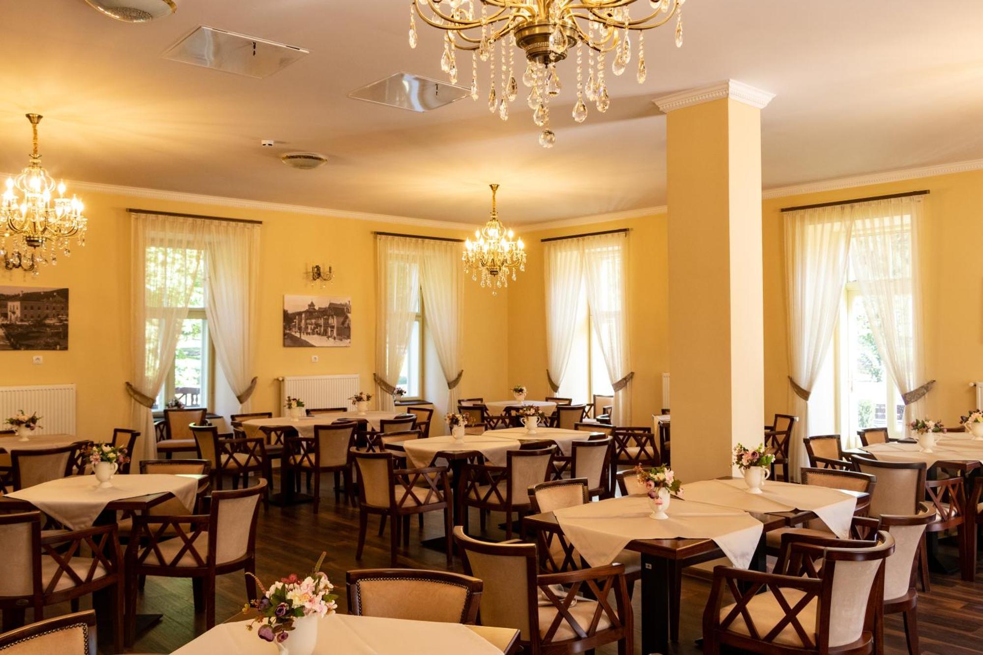 Hotel Melik à Borsec Extérieur photo