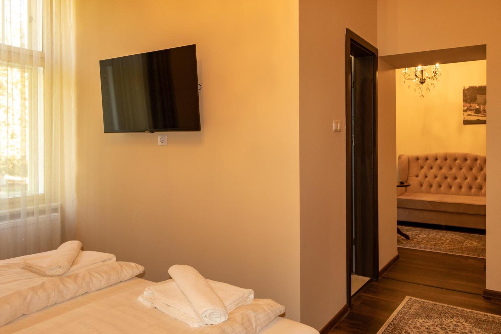 Hotel Melik à Borsec Extérieur photo