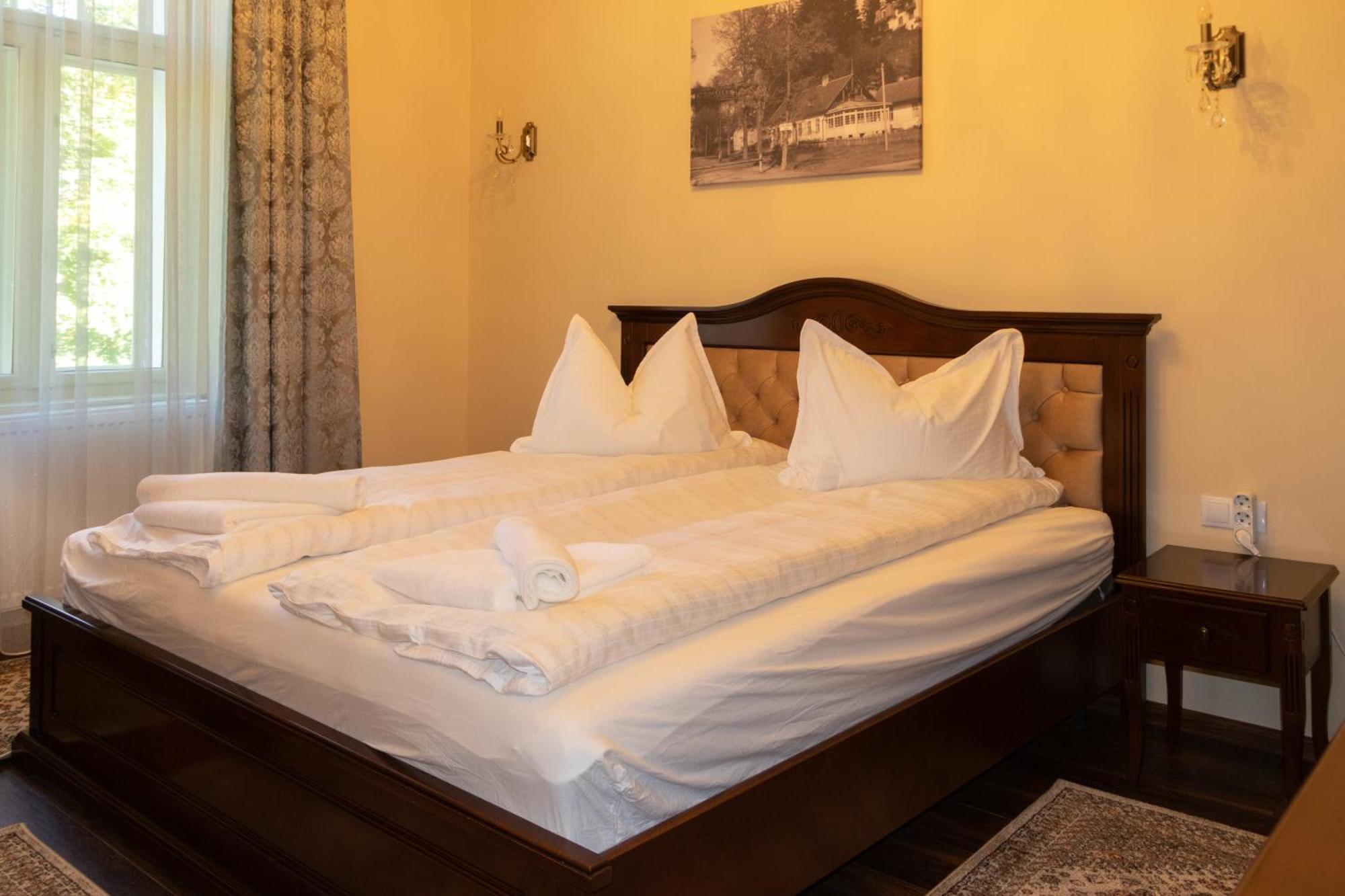 Hotel Melik à Borsec Extérieur photo